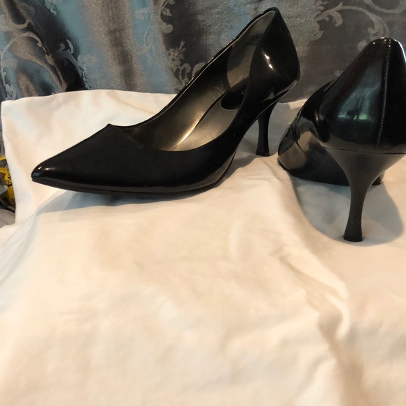 Style & Co. Shoes - Nine & Co Classic black pumps!